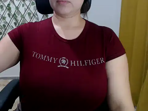 Elina_Rose888 webcam
