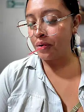 Outdoors-Mia_Khalifa webcam