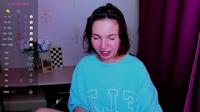KindHazelHere_ webcam