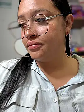 Outdoors-Mia_Khalifa webcam