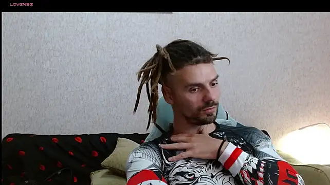 Aestheticguy101 webcam
