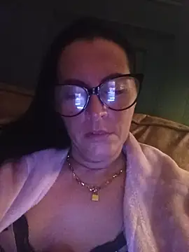 VelvetNaughty-Shem webcam