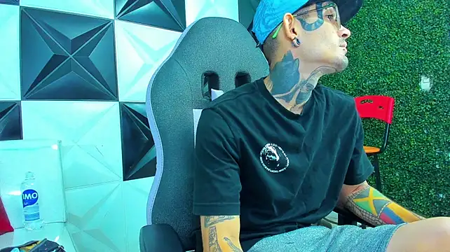 Boy_tatto77 webcam