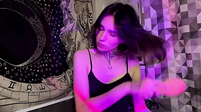 SweetFemBoyy webcam
