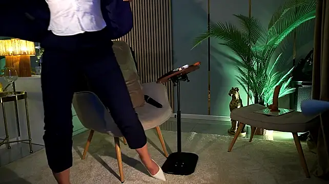 MissEmaDivine webcam