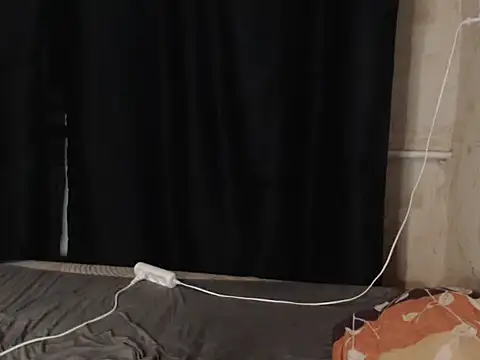 AlynaNoir live cam preview