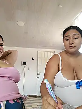 Sara_y_Amy webcam