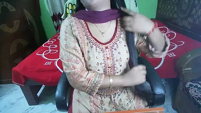 BengaliQueenStar webcam