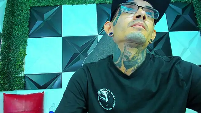 Boy_tatto77 webcam