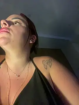 Kiara_Knightz webcam