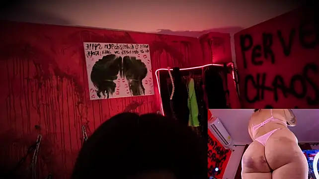 Laura_takint webcam
