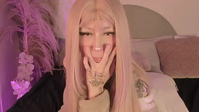 Zhally_Dee webcam