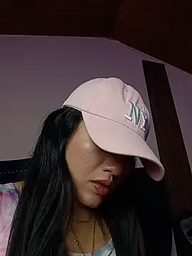 _Luna_Blooms webcam
