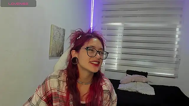 Sara_Red_X1 webcam
