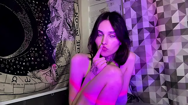 SweetFemBoyy webcam