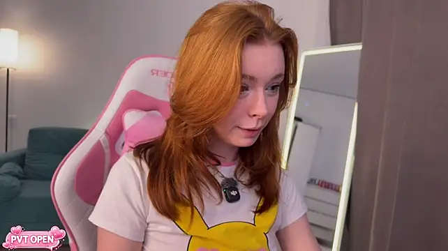 eva_aria live cam preview