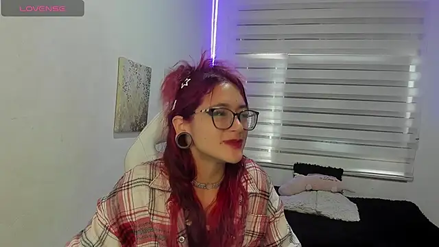 Sara_Red_X1