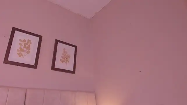 zoe_sky_ webcam
