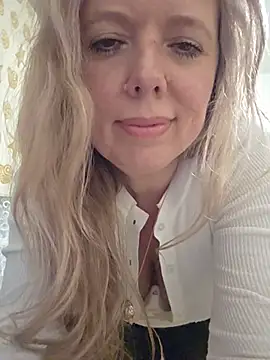 Irina3718 webcam