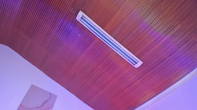 Amelie_Wine webcam