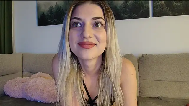 Alya_Rosee webcam