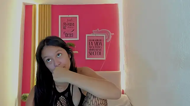 CataleiaLatin webcam