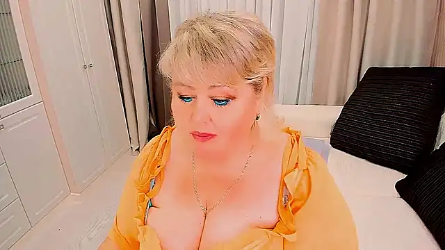 BIGTITSBBW webcam