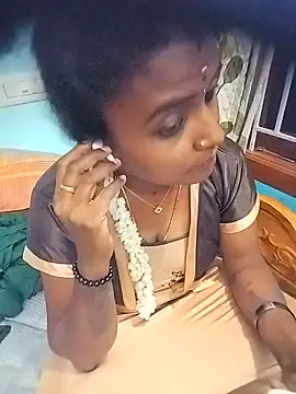 Romantic_cherry webcam