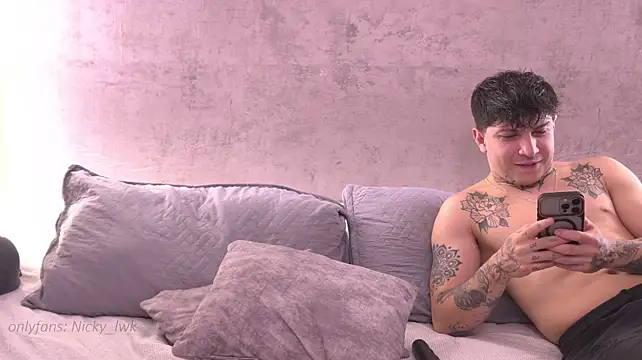 Nicky_and_Blake webcam