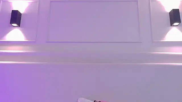 NaomiKlarc webcam