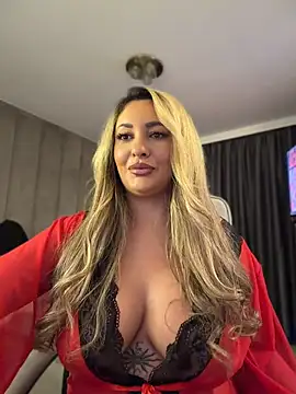 YaaraCollins live cam on StripChat