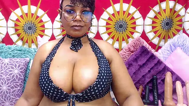 MATURExxxASS live cam on StripChat