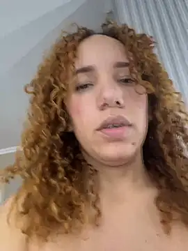 LunaVal_ live cam on StripChat