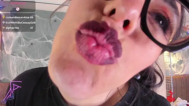IsisNoir live cam on StripChat