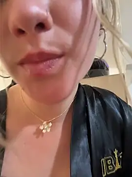 MaryDeniro webcam