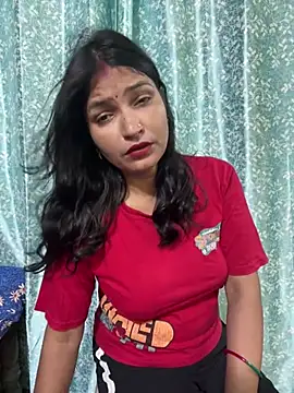 Priyaa_1433 live cam on StripChat