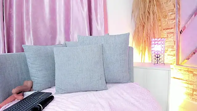 lucy_davies webcam