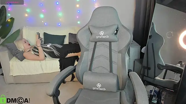 LaslyAngel webcam