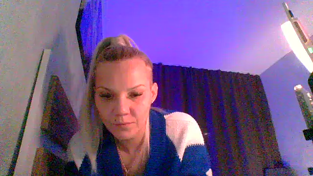 Arelinao live cam on StripChat