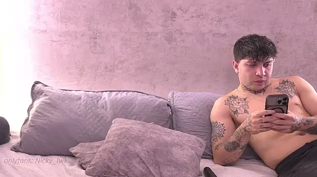 Nicky_and_Blake webcam