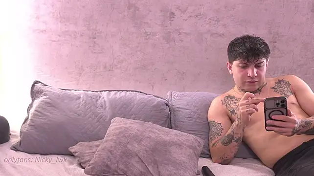 Nicky_and_Blake webcam