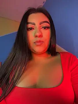 Laulin_TayyyX webcam