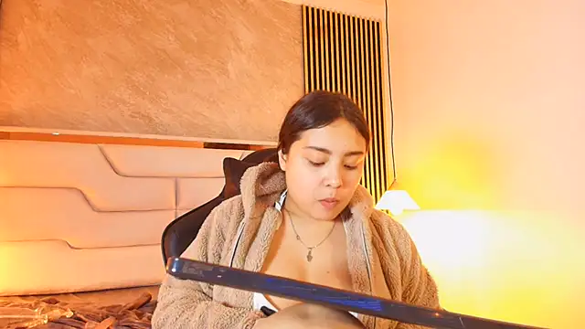 PamelaCollinsVS webcam