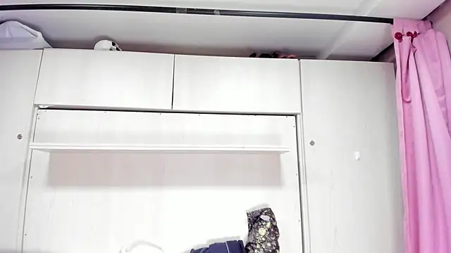 KiomaraaBaker webcam