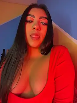 Laulin_TayyyX webcam