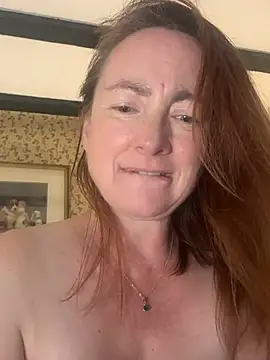 LouiseTswing webcam