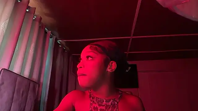 saffirebleu live cam on StripChat