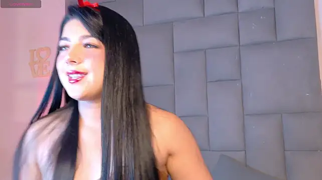MiiaaVelvett__