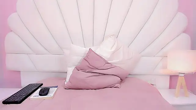 SARAGUILARR live cam preview
