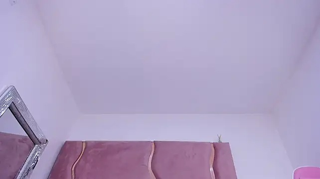 Lia_petiteht webcam